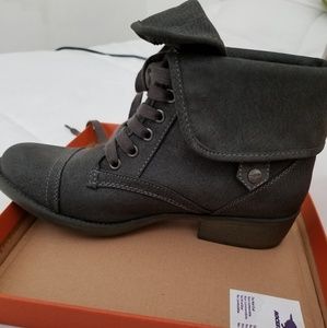 NEW Rocketdog Taylor Brave Boots size 8.5
